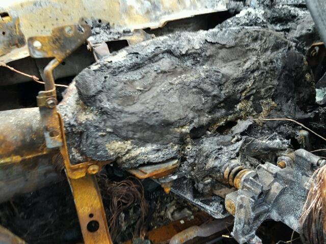 1LNHM86SX4Y683925 - 2004 LINCOLN LS 烧焦的 照片 8