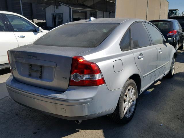 YV1MS682462156800 - 2006 VOLVO S40 T5 SILVER photo 4