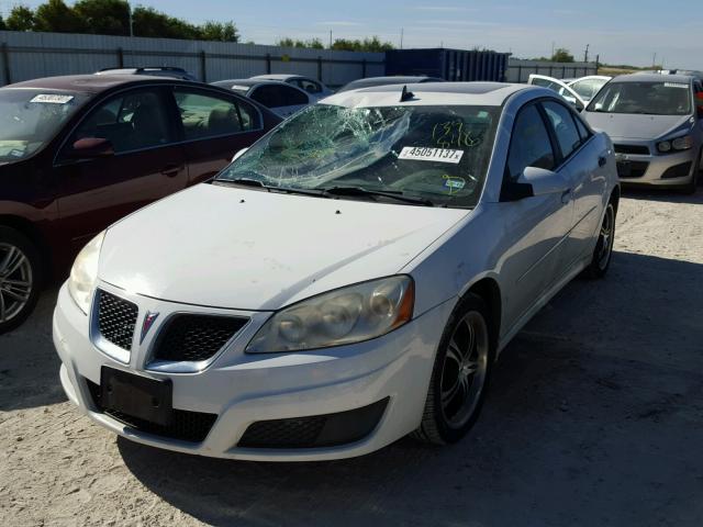 1G2ZA5E02A4139846 - 2010 PONTIAC G6 WHITE photo 2