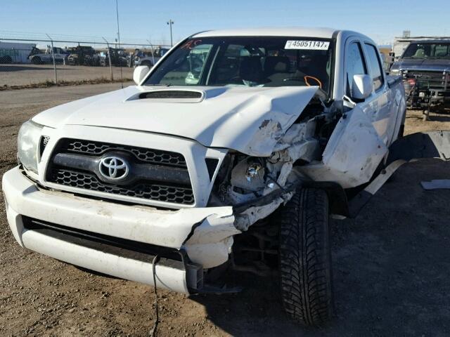 3TMMU4FNXBM031496 - 2011 TOYOTA TACOMA DOU WHITE photo 9