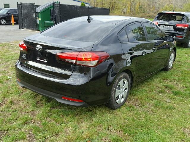 3KPFL4A79HE133170 - 2017 KIA FORTE BLACK photo 4