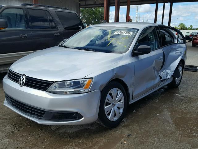 3VW2K7AJ7CM349349 - 2012 VOLKSWAGEN JETTA BASE SILVER photo 2