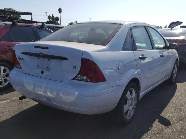 1FAFP34353W121819 - 2003 FORD FOCUS SE C WHITE photo 4