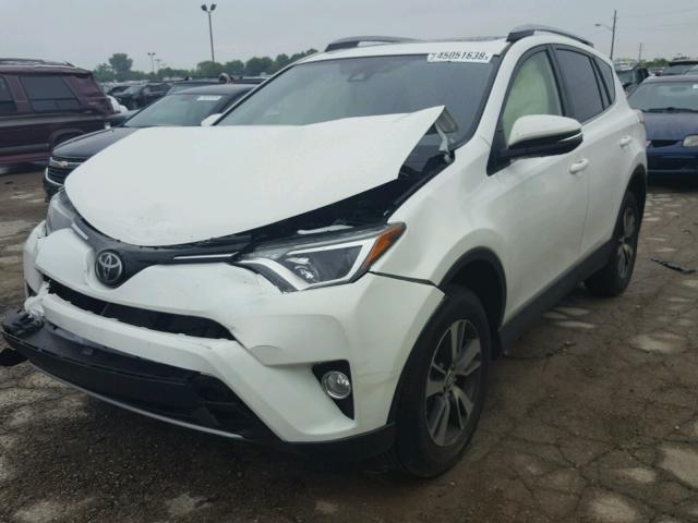 JTMRFREV9JJ208484 - 2018 TOYOTA RAV4 ADVEN WHITE photo 2