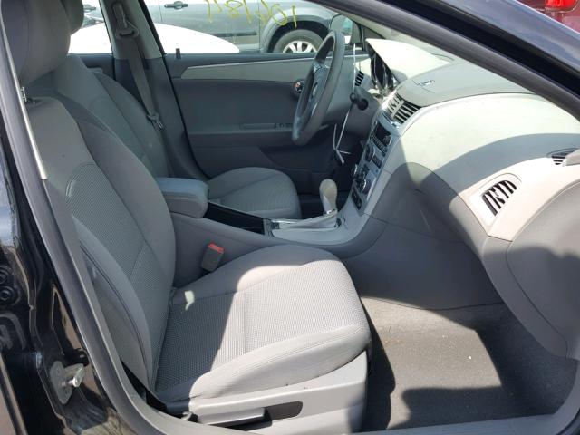 1G1ZB5EB0A4132798 - 2010 CHEVROLET MALIBU LS შავი ფოტო 5