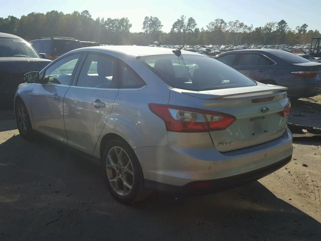 1FAHP3J22CL238716 - 2012 FORD FOCUS SILVER photo 3