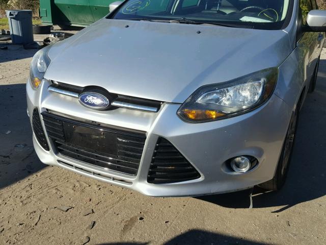 1FAHP3J22CL238716 - 2012 FORD FOCUS SILVER photo 9