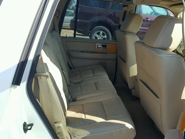 5LMFU27507LJ19762 - 2007 LINCOLN NAVIGATOR Biały zdjęcie 6