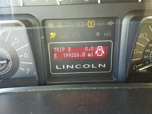 5LMFU27507LJ19762 - 2007 LINCOLN NAVIGATOR Biały zdjęcie 8