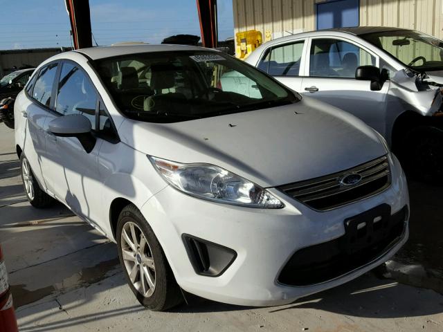 3FADP4BJ3CM102569 - 2012 FORD FIESTA SE WHITE photo 1