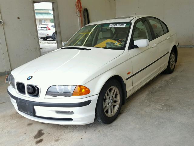 WBAAM3342YKC69979 - 2000 BMW 323 I WHITE photo 2