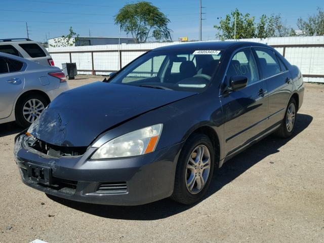 1HGCM56377A171219 - 2007 HONDA ACCORD SE GRAY photo 2