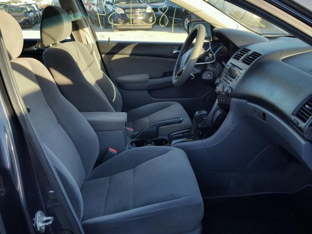 1HGCM56377A171219 - 2007 HONDA ACCORD SE GRAY photo 5