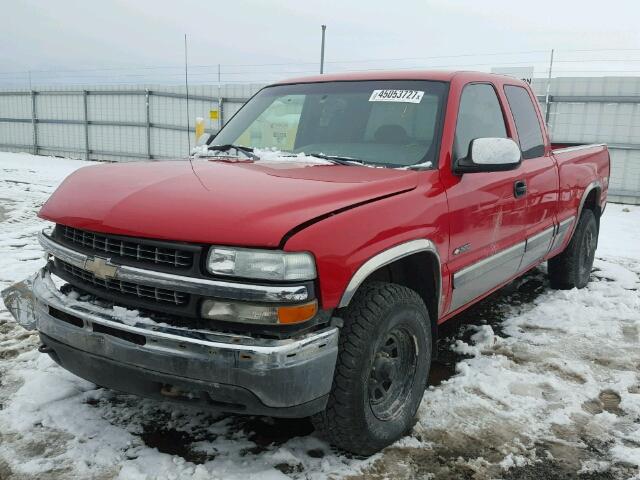 1GCEK19T22E235458 - 2002 CHEVROLET SILVERADO RED photo 2