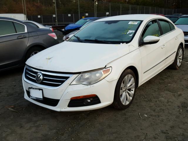 WVWML7AN3AE526669 - 2010 VOLKSWAGEN CC SPORT WHITE photo 2