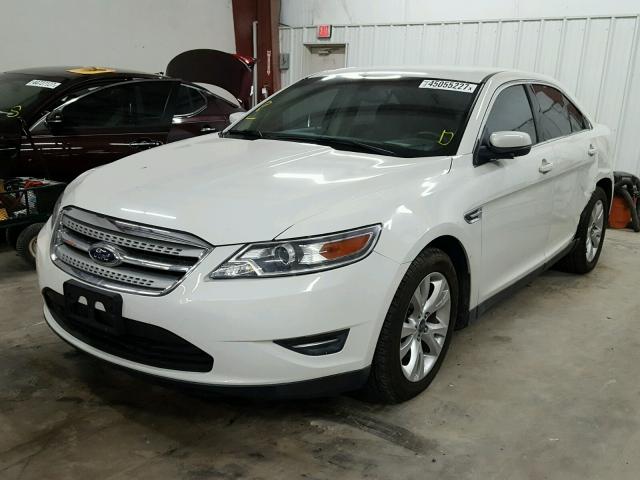 1FAHP2EW6AG117765 - 2010 FORD TAURUS SEL WHITE photo 2