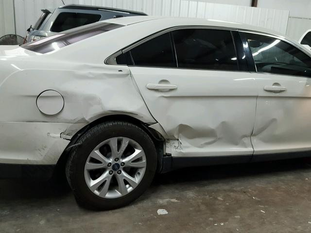 1FAHP2EW6AG117765 - 2010 FORD TAURUS SEL WHITE photo 9