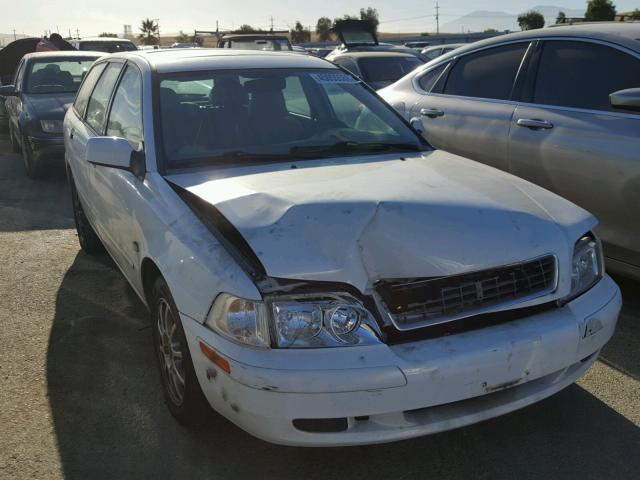 YV1VW27554F080460 - 2004 VOLVO V40 1.9T WHITE photo 1