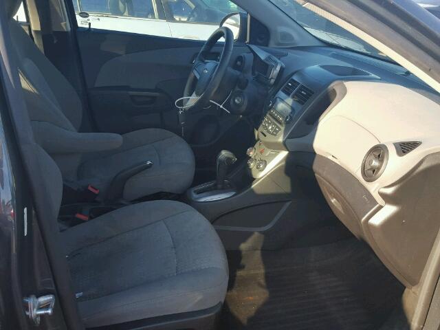1G1JA5SH1C4173422 - 2012 CHEVROLET SONIC LS 灰色 照片 5