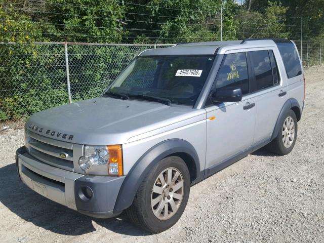 SALAA25445A305410 - 2005 LAND ROVER LR3 SILVER photo 2