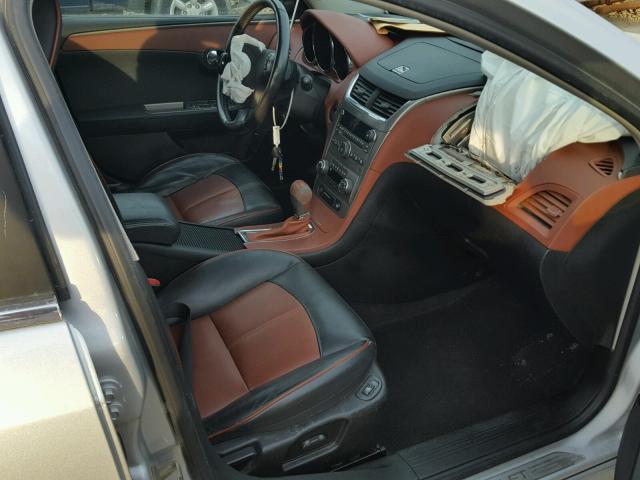 1G1ZK57B09F173851 - 2009 CHEVROLET MALIBU ვერცხლისფერი ფოტო 5
