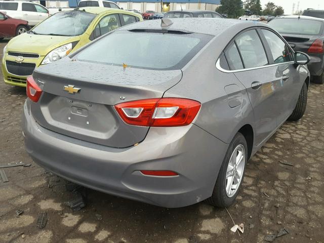 1G1BE5SM5H7246075 - 2017 CHEVROLET CRUZE LT GRAY photo 4