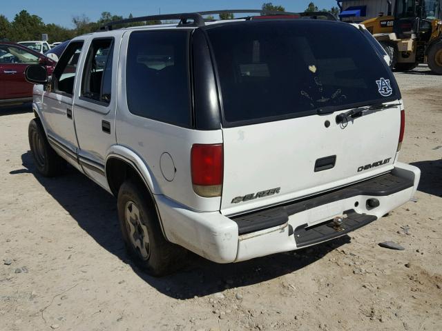 1GNDT13W7Y2174248 - 2000 CHEVROLET BLAZER WHITE photo 3