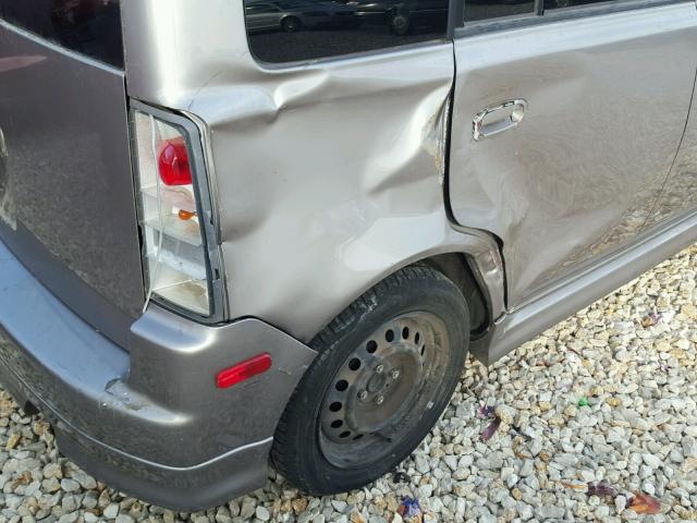 JTLKT324854006795 - 2005 TOYOTA SCION XB 金色 照片 9