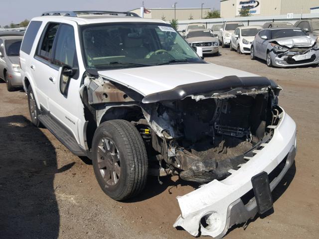 5LMFU27R34LJ19835 - 2004 LINCOLN NAVIGATOR Biały zdjęcie 1