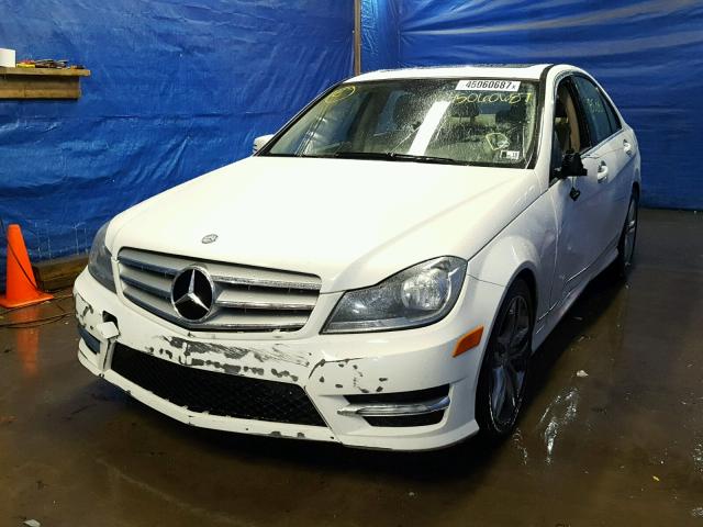 WDDGF8BB5CA669914 - 2012 MERCEDES-BENZ C 300 4MAT WHITE photo 2