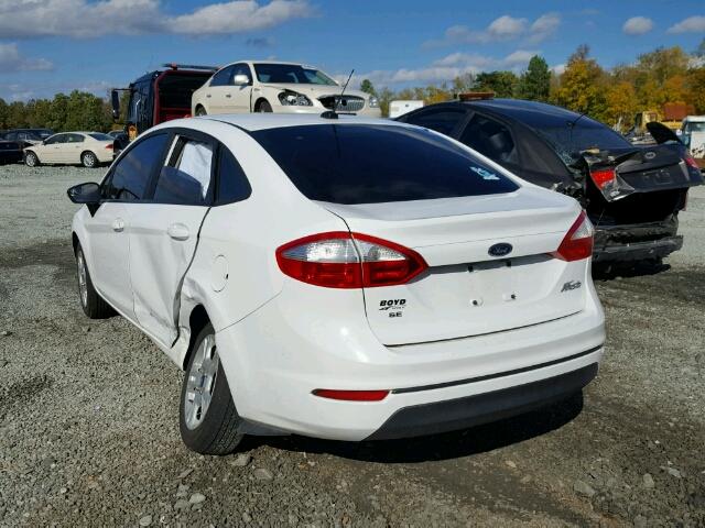 3FADP4BJ2GM103301 - 2016 FORD FIESTA SE WHITE photo 3