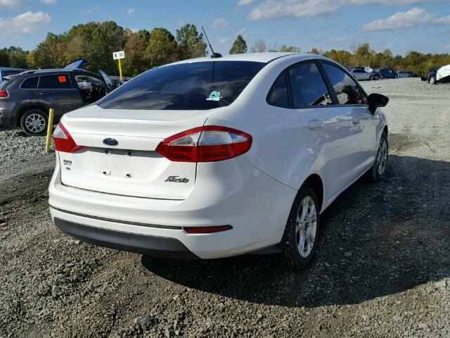 3FADP4BJ2GM103301 - 2016 FORD FIESTA SE WHITE photo 4