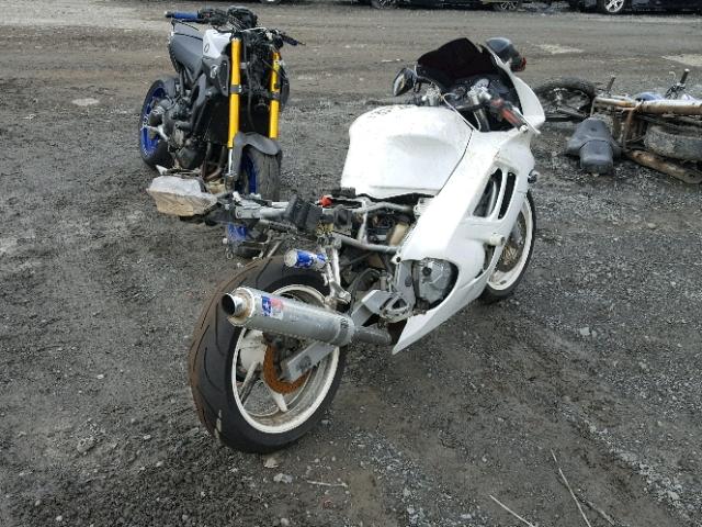 JH2PC250XVM601885 - 1997 HONDA CBR600 F3 WHITE photo 4