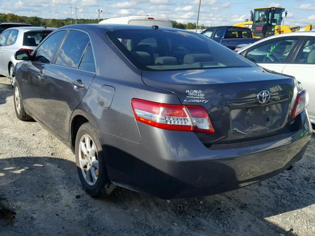4T1BF3EK4BU720704 - 2011 TOYOTA CAMRY BASE GRAY photo 3