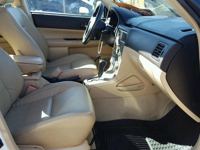 JF1SG696X8H700058 - 2008 SUBARU FORESTER 2 WHITE photo 5