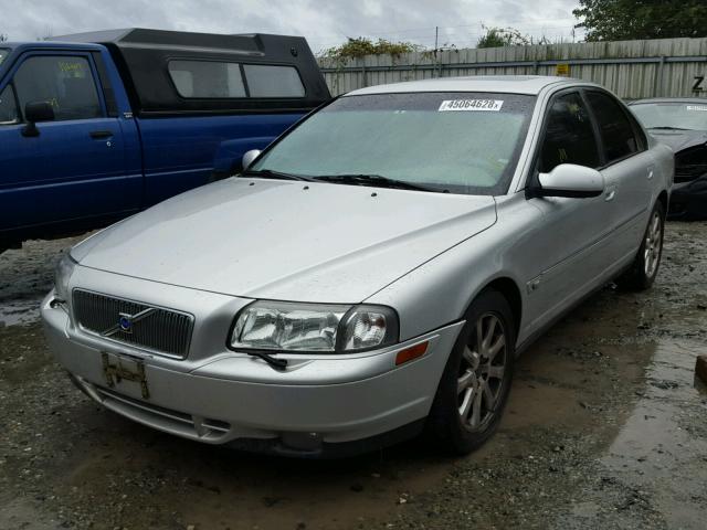 YV1TS91D921272616 - 2002 VOLVO S80 T6 TUR SILVER photo 2