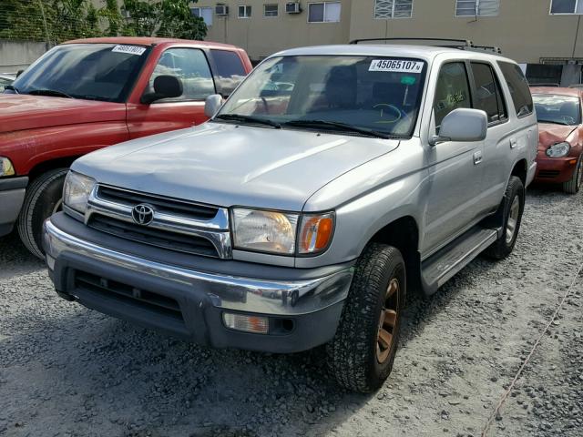 JT3GN86R120219738 - 2002 TOYOTA 4RUNNER SR SILVER photo 2