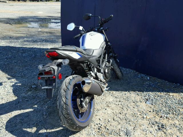 JS1VP55A3H2100197 - 2017 SUZUKI SFV650 WHITE photo 4