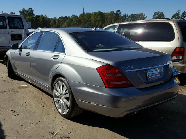 WDDNG7DB1DA533003 - 2013 MERCEDES-BENZ S 550 GRAY photo 3