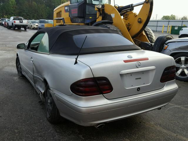 WDBLK65G62T095700 - 2002 MERCEDES-BENZ CLK SILVER photo 3