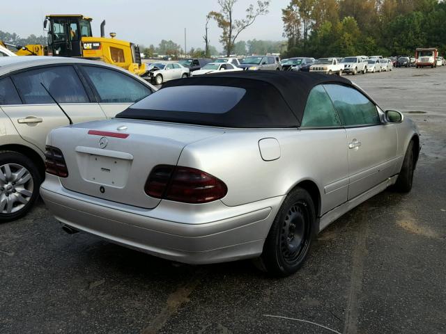 WDBLK65G62T095700 - 2002 MERCEDES-BENZ CLK SILVER photo 4