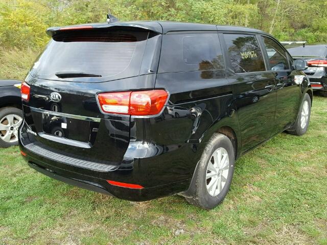 KNDMA5C16H6280743 - 2017 KIA SEDONA BLACK photo 4