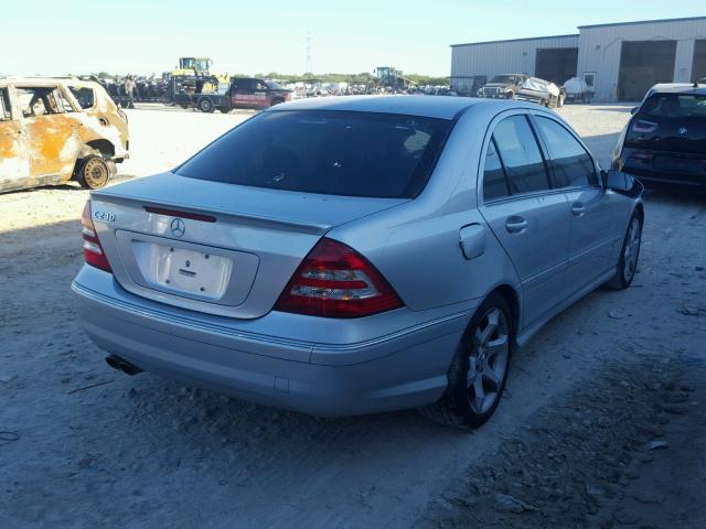 WDBRF52H77A927988 - 2007 MERCEDES-BENZ C SILVER photo 4