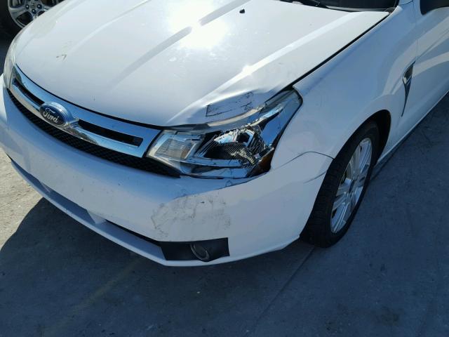 1FAHP35N38W272996 - 2008 FORD FOCUS SE WHITE photo 9