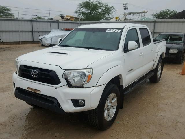 3TMJU4GN0CM134204 - 2012 TOYOTA TACOMA DOU WHITE photo 2