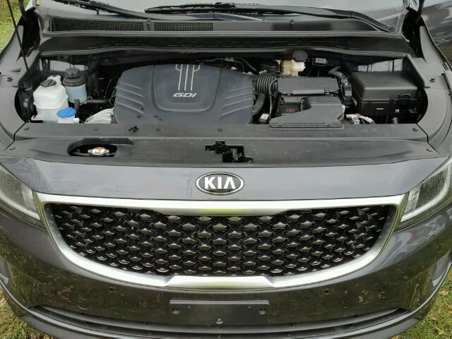 KNDMB5C19H6320441 - 2017 KIA SEDONA GRAY photo 7