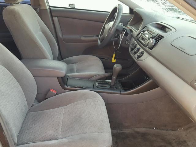 JTDBE32K320126429 - 2002 TOYOTA CAMRY LE 银色 照片 5