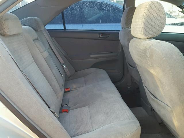 JTDBE32K320126429 - 2002 TOYOTA CAMRY LE 银色 照片 6