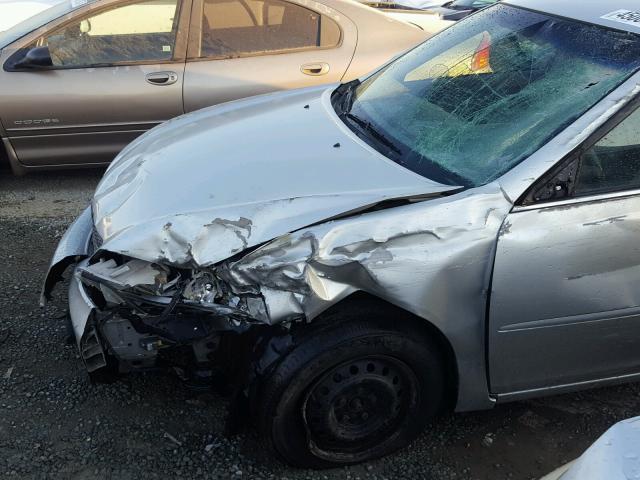 JTDBE32K320126429 - 2002 TOYOTA CAMRY LE 银色 照片 9