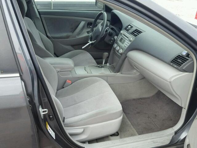 4T4BF3EK9AR050698 - 2010 TOYOTA CAMRY BASE CHARCOAL photo 5